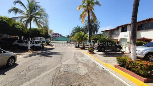 Venta De Linda Casa En Pampatar, Conjunto Cerrado. Isla De Margarita. Cao