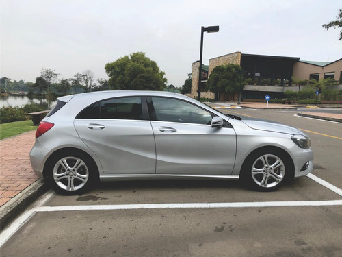 Mecedes Benz A200 Gris