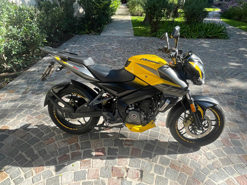 Bajaj Rouser 200