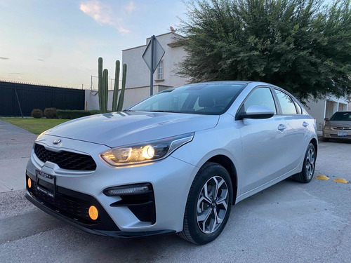 Imagen 1 de 15 de Kia Forte 2.0 Lx Mt 2020
