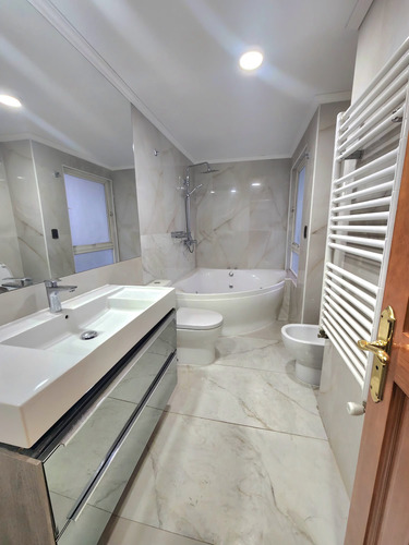 Vive En El Barrio Inglés En Un Townhouse Con Full Amenities