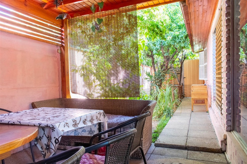 Casa En Venta De 3 Dorm. En Macul