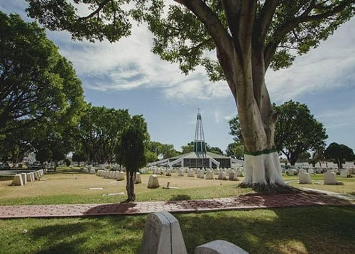 Terreno En Cementerio Jardines De León