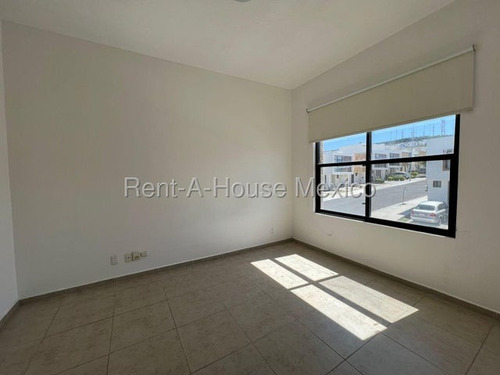 Casa En Renta De 3 Recamaras, 3 Baños Y Amenidades Rahqro