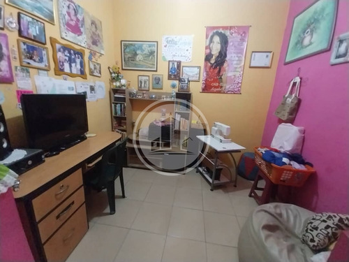 En Venta Hermosa Y Amplia Casa Ubicada En Barrio Lourdes Maracay 03js