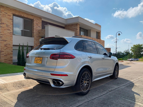 Porsche Cayenne S E-hybrid Platinum Edition Runout Package