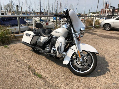 Harley Davidson Strett Glide 6.000 Km Unico Dueno Euipada