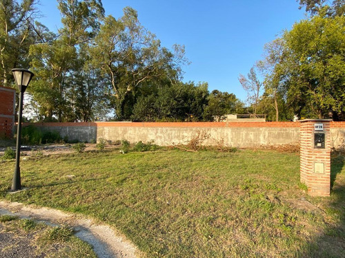 Lote En Venta En Barrio Las Magnolias Grand Bourg