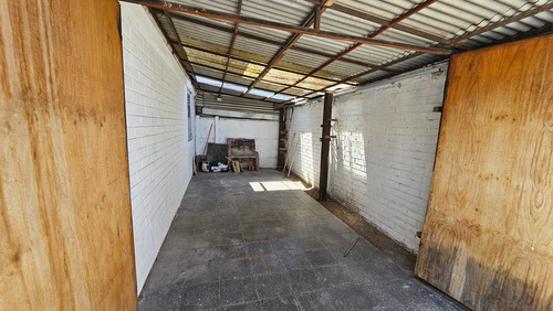 Casa Esquina En Venta, Buen Barrio. (79951)