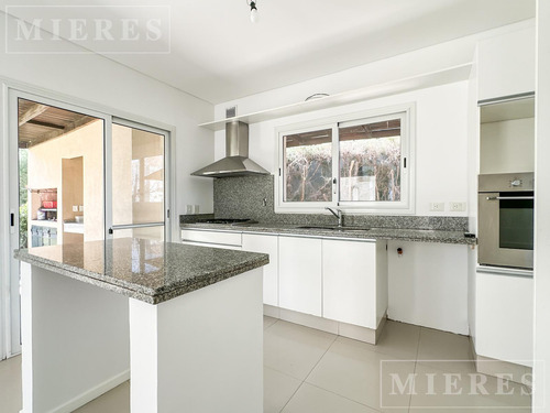 Casa En Venta Sobre Lote Interno En Los Alisos, Nordelta