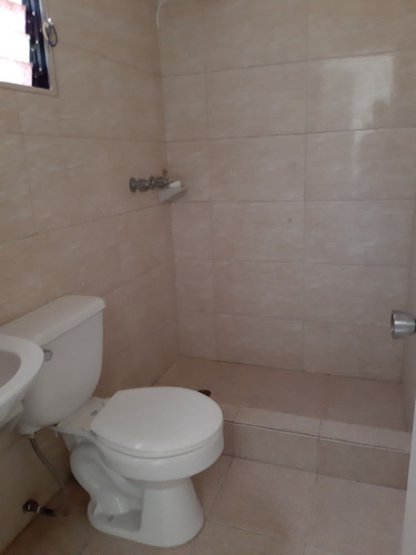 Imagen 10 de 12 de Excelente Town House En El Retiro