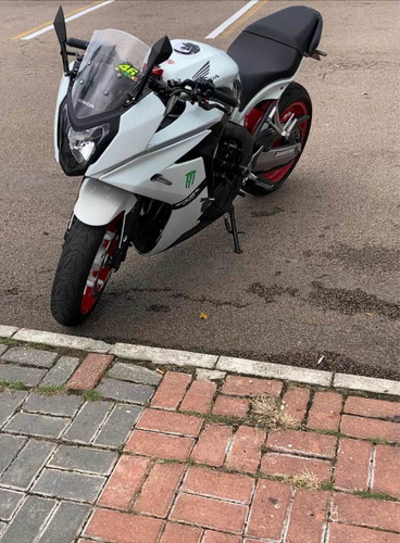 Imagem 1 de 11 de Honra Cbr650f