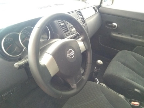 Nissan Tiida 1.8 Visia 5 P 2011