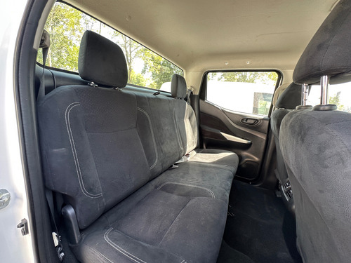 Nissan Np300 Doble Cabina