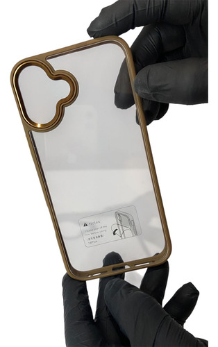 Capa Iphone 16plus Anti-queda Silicone Acrílico Rígido Marrom-claro Detalhes Dourado
