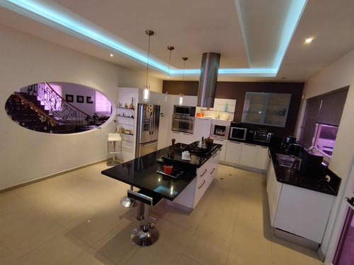 Casa En Venta En La Viña Calle Privada (ac)