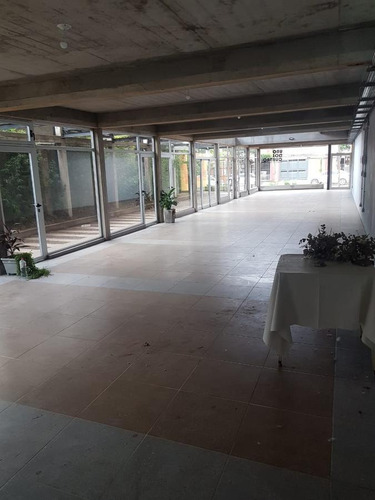 Imagen 8 de 16 de Galeria Comercial A 2 Cuadras De Av. Aconquija