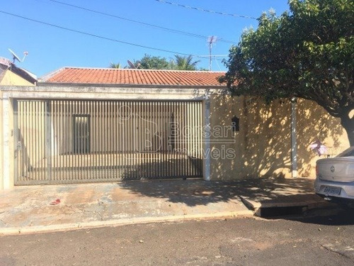 Imagem 5 de 5 de Venda De Casas / Padrão Na Cidade De Araraquara 8334
