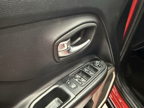 Jeep Renegade 1.8 16V FLEX LONGITUDE 4P AUTOMÁTICO