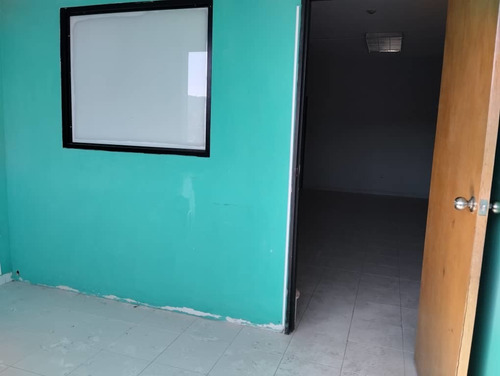 Imagen 9 de 10 de Oficina En Naguanagua Centro Comercial Dinastia Lr