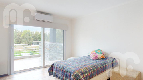 Venta Casa De 4 Dormitorios En Miralagos