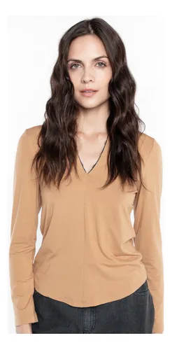 Remera Escote V Calce Recto Amelia Mujer Asterisco