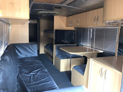 Imagem 14 de 15 de Motorhome Motor Casa Mercedes Benz.