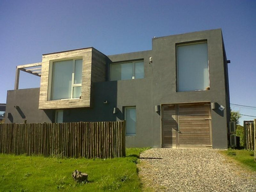 Imagen 1 de 15 de El Chorro - Uruguay - Casa Minimalista - Muy Moderna - Increíbles Vistas De Mar