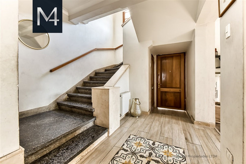 Impresionante Casa Estilo Francés