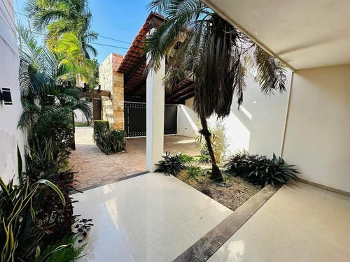 Casa En Venta Ubicada En Montebello Merida