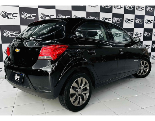 Chevrolet Onix 1.4 MPFI ADVANTAGE 8V FLEX 4P AUTOMÁTICO