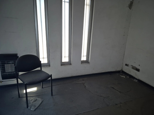 Se Arrienda Amplio Local Comercial A Una Cuadra De Av Colón