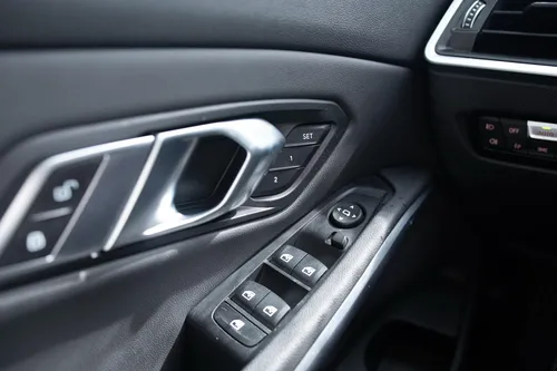 Bmw 330i 2.0t At 2020