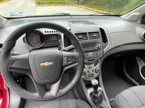 Imagen 11 de 11 de Chevrolet Sonic 2014 1.6 Lt Mt