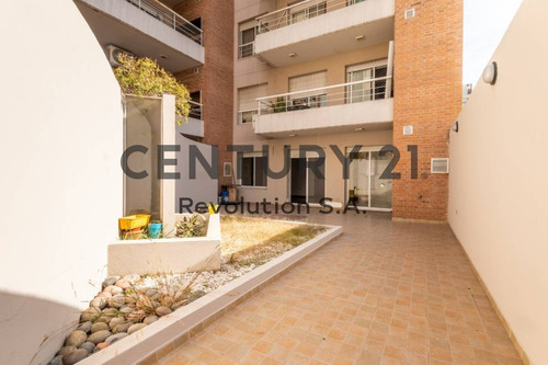 Imagen 6 de 24 de Venta Departamento 2 Dormitorios / Patio Y Parrillero