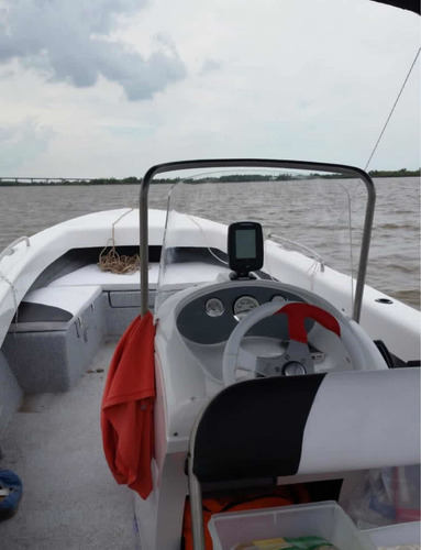 Imagen 4 de 5 de Lancha Tracker Orca