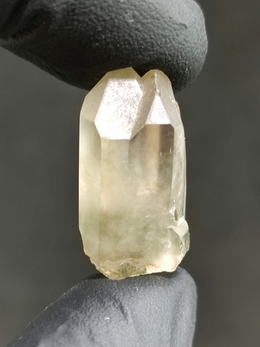 Cuarzo Fantasma Piramidal Clorita Maestro Gemelo Tantrico 4g