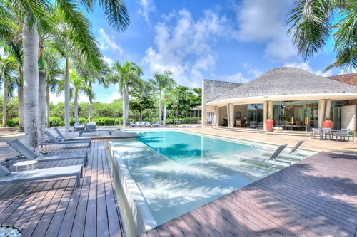 Vendo Villa De Lujo Amueblada Punta Cana Resort Y Club