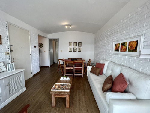 Imagen 8 de 13 de Apartamento En Península. 1 Dormitorio Y Medio. Garaje