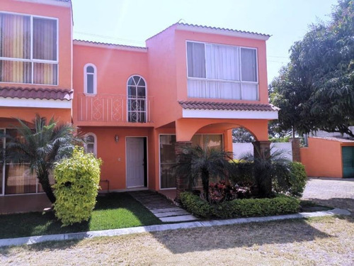 Imagen 1 de 10 de Casa Sola En Venta Oaxepec