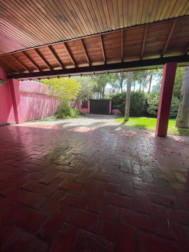 Venta Chalet 4 Dormitorios Castelar Con Cochera