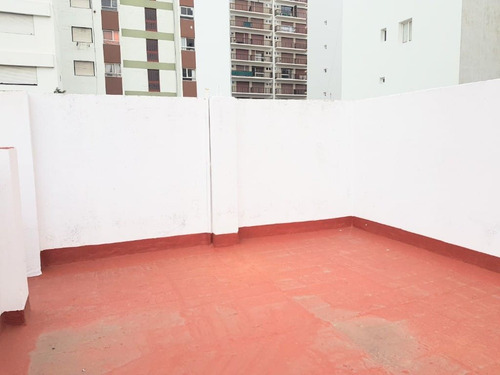 Imagen 12 de 15 de Ph De 3 Ambientes Totalmente Reciclado A Nuevo Con Terraza Propia Y Patio. Zona Alberti