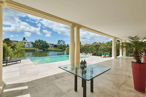 Imagen 11 de 30 de Espectacular Casa !!! De Gran Categoria En Castores Alquiler/venta