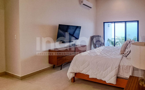 Casa De Una Planta En Venta En Mérida En Privada Canaria, Conkal