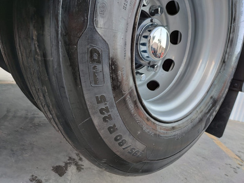 Imagem 13 de 13 de Iveco Hi Way 440 6x2 2018