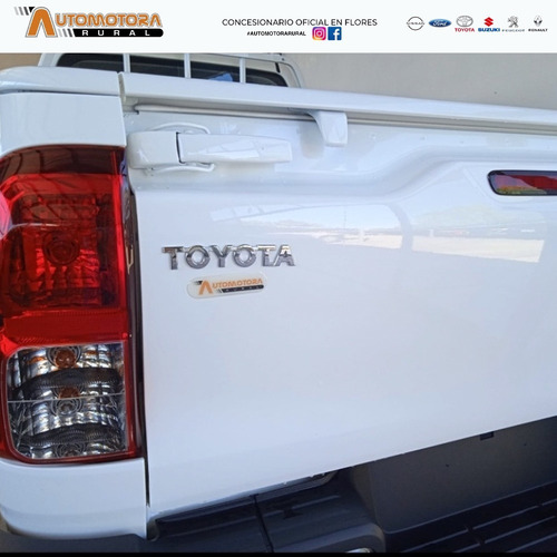 Imagen 10 de 25 de Toyota Hilux 2023 2.4 P.up T.diesel Dx 4x4