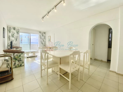 Venta, Apartamento, 2 Dormitorios Y Garaje, Punta Del Este, Uruguay