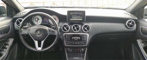 Imagem 13 de 14 de Mercedes-benz Classe A 2015 1.6 Urban Turbo 5p