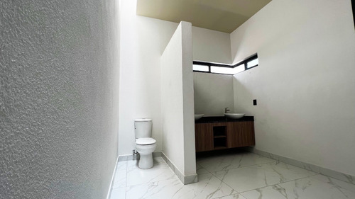 Casa Nueva En Venta En Cuernavaca, Col. Delicias 3 Recámaras, 4 1/2 Baños, Estudio, Alberca
