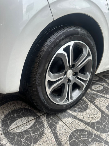 Peugeot 208 1.6 16v Griffe Flex Aut. 5p